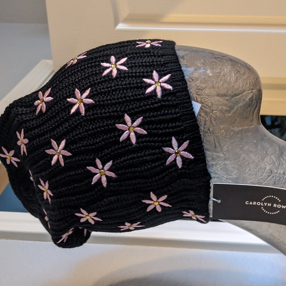 Carolyn Rowan Embroidered Crystal Star Flower Beanie + Gloves Set in Sak Box Nwt - Picture 4 of 5